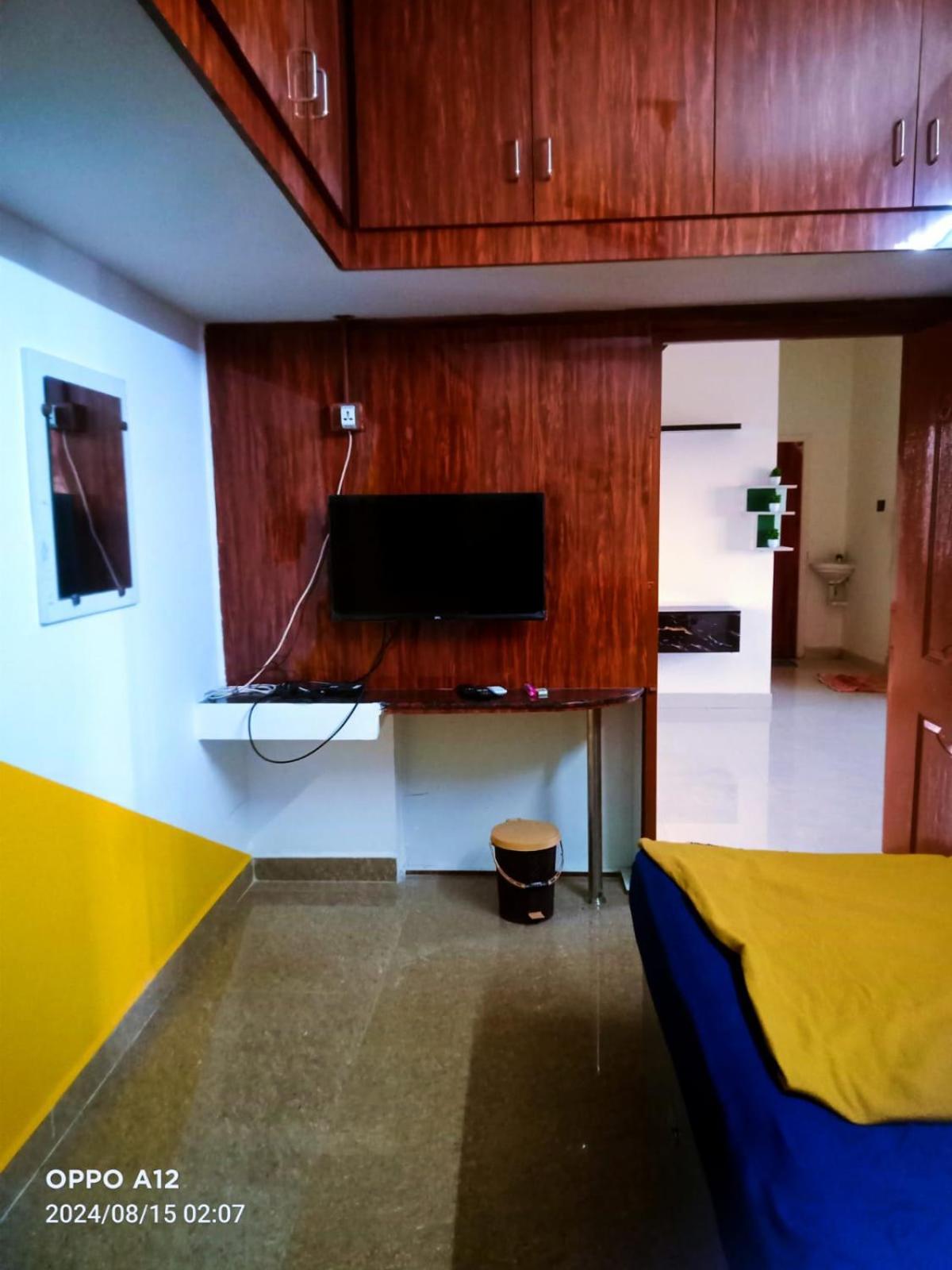 Asshappystayinn Hotel Tiruchirappalli Exterior foto